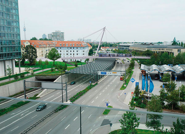 Straßenbahn-, Geh- und Radwegbrücke über die Schenkendorfstraße