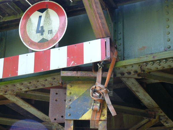 Anfahrschaden an der Eisenbahnbrücke Moorhusen