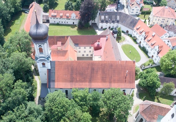 Kath. Kirche St. Georg und Jakobus in Isny; Schäden am Dachstuhl