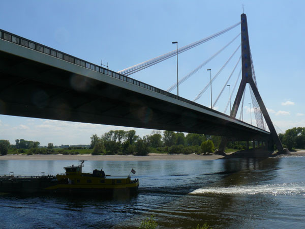 Rheinbrücke Düsseldorf-Flehe A 46