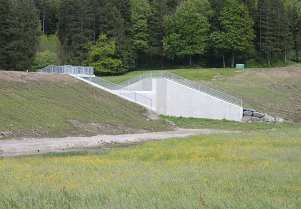 Hochwasserschutzmaßnahme Röhrwanger Mühlbach - Rückhaltebecken mit Wehr