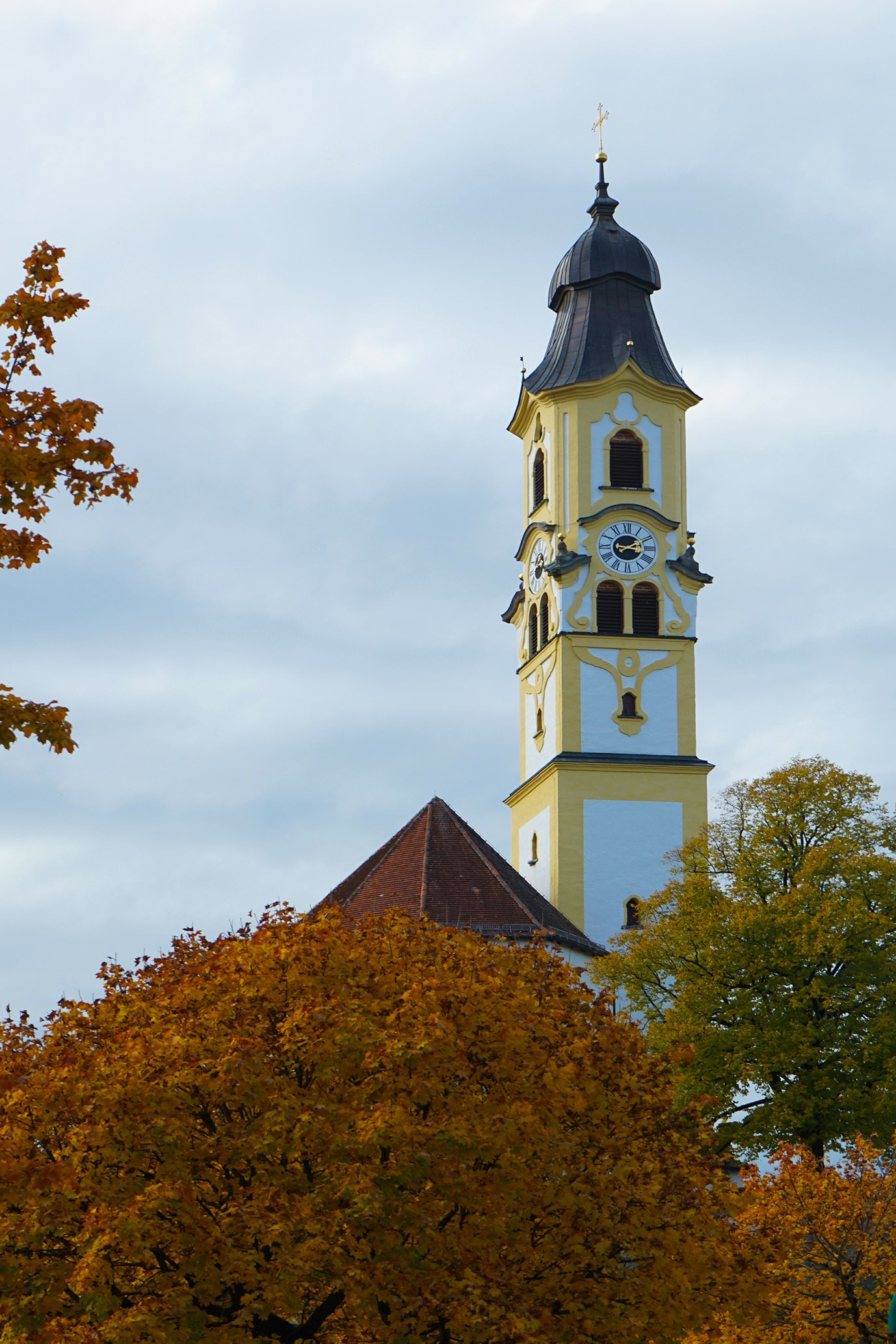 Kath. Pfarrkirche St. Nikolaus in Pfronten - Turm und alte Sakristei