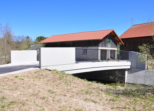 Erneuerung der Tobelbachbrücke in Oberschmitten