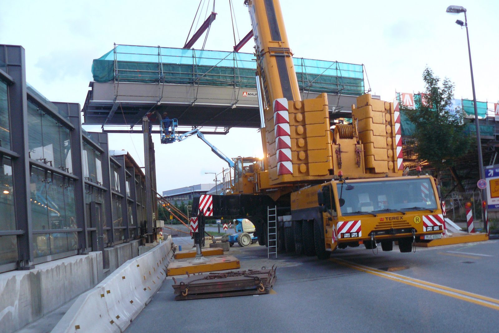 Brücke Schenkendorfstraße - Nachrechnung für Tram AVENIO