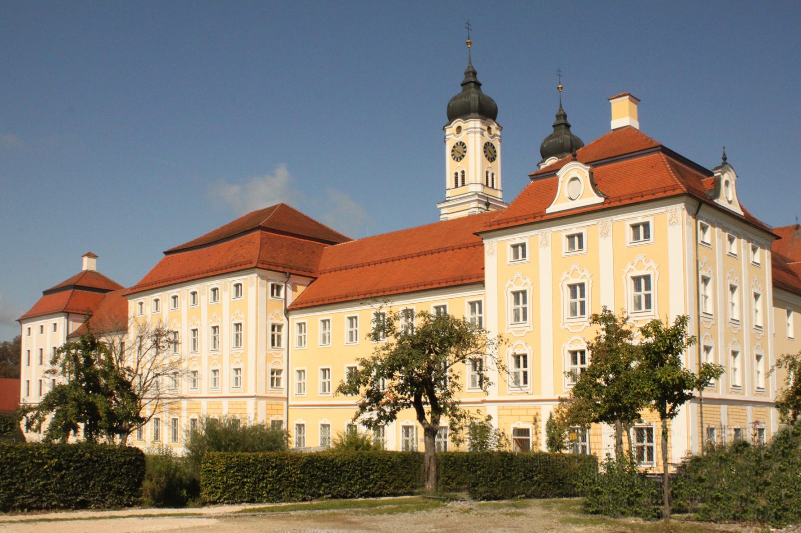 Kloster Roggenburg, Wartung