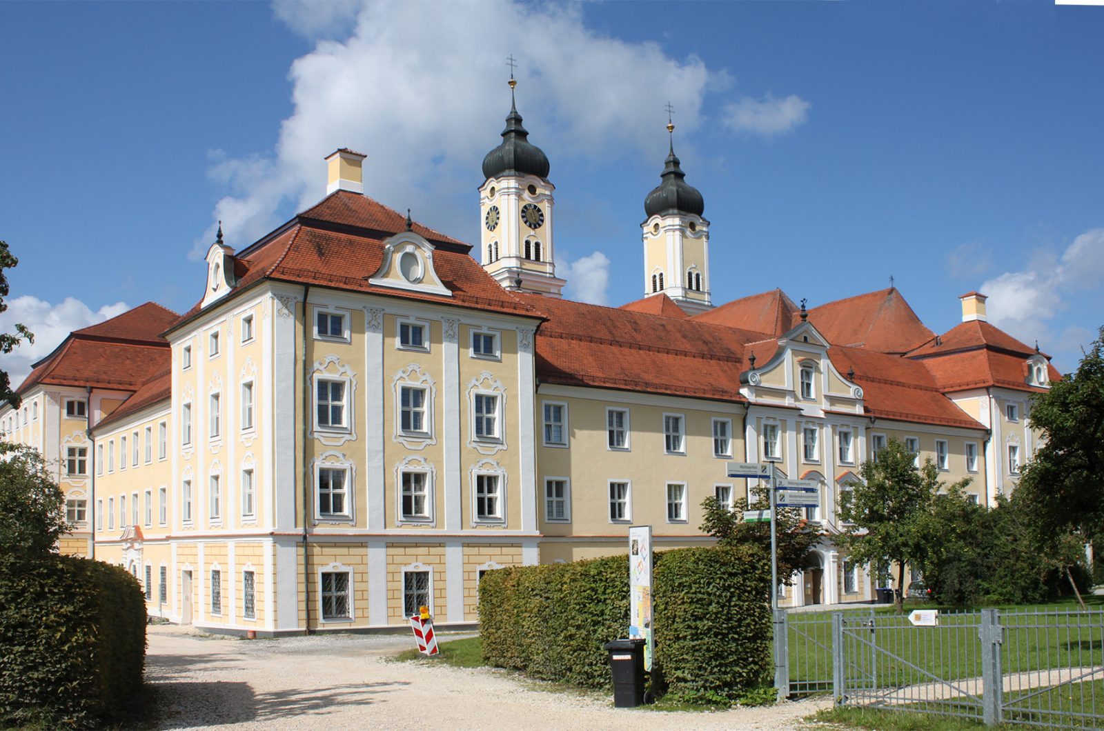 Kloster Roggenburg, Wartung