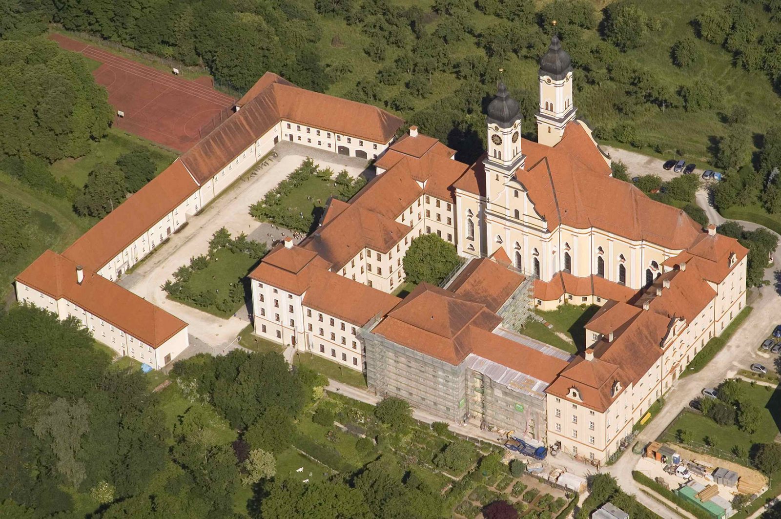 Kloster Roggenburg, Wartung